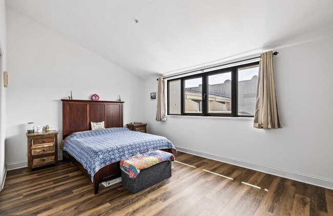 Bedroom - 1000 Fell St