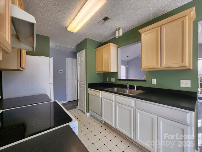 Building Photo - 4958 Astonshire Ln