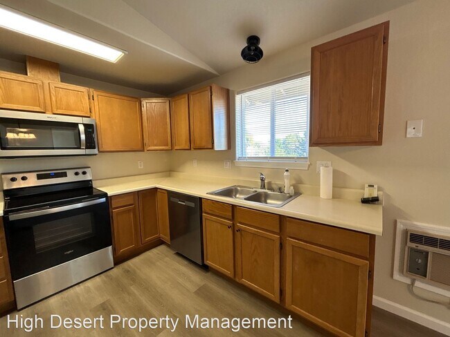 Building Photo - 3 br, 2 bath House - 3467 SW Salmon Avenue