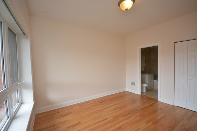 Primary Photo - 1063 W Thorndale Ave