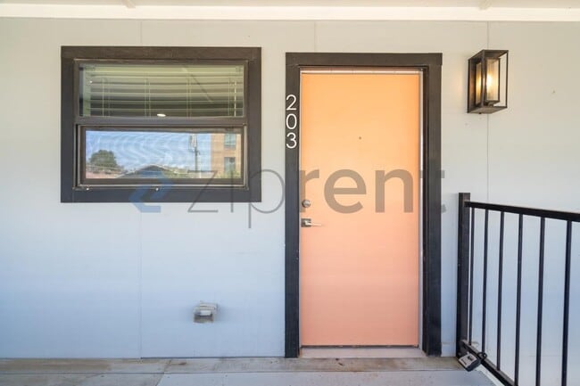 Building Photo - Unit 203