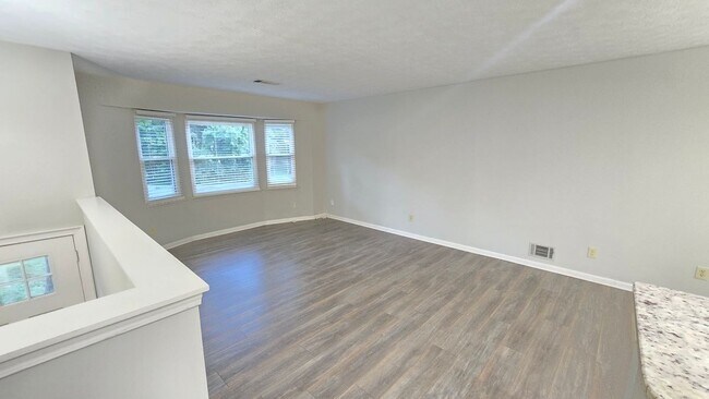 Foto del edificio - 5037 Camden Ct SW