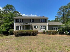 Building Photo - 917 Rolling Hills Cove