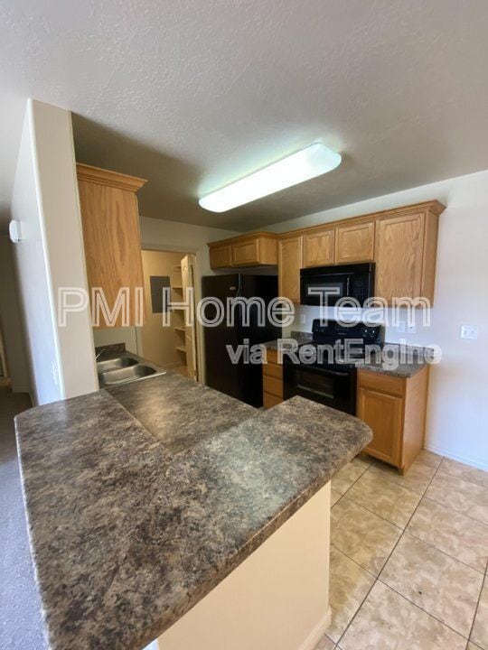 Building Photo - 2510 Charleston Ave