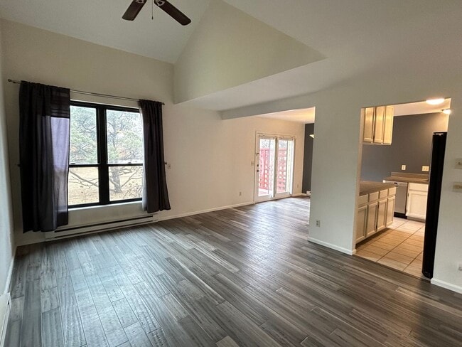 Building Photo - Modern 2 Bedroom Townhome Near CSU