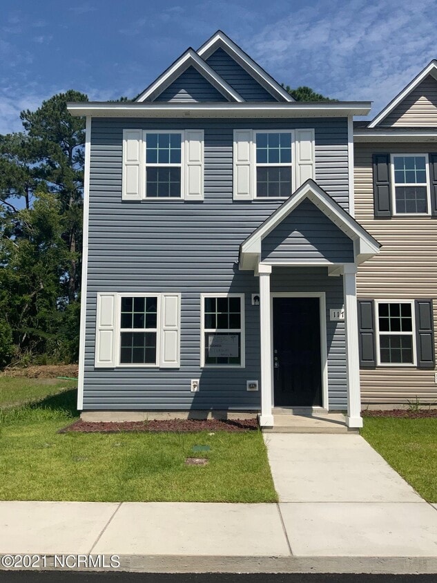 117 Virginias Landing Ct, Richlands, NC 28574 Townhome Rentals in