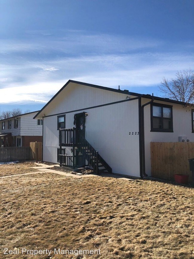 Building Photo - 2223 Dexter Dr