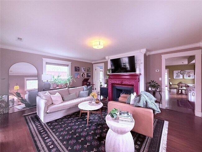 Foto del edificio - 218 E Maple St