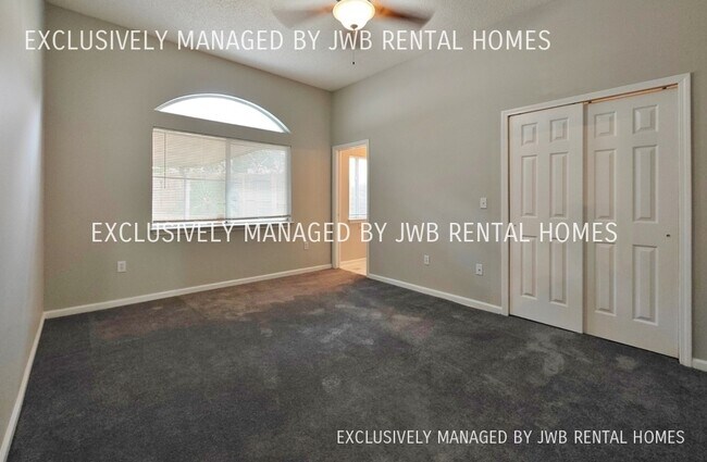 Building Photo - 1110 Radis Pl