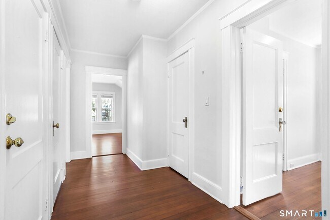 Foto del edificio - 1872 Bedford St