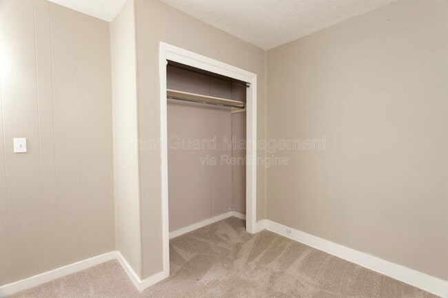 Building Photo - 219 S Millwood Ave