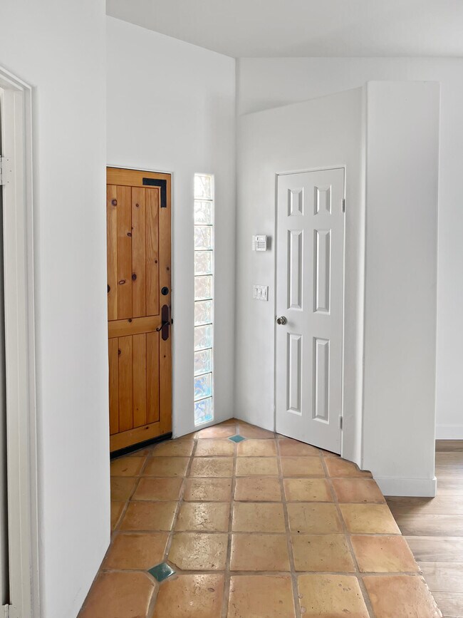 Foto del edificio - 54670 Avenida Alvarado