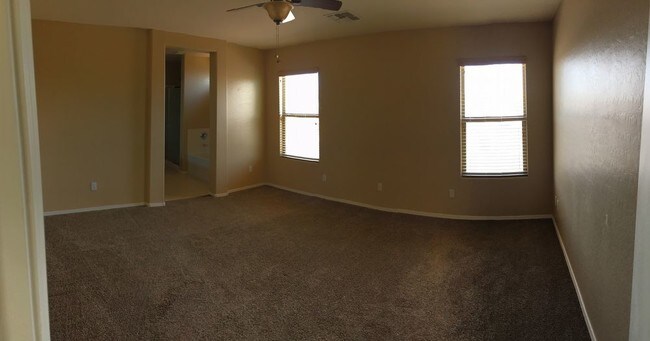 Building Photo - 1870 W Desert Hills Dr