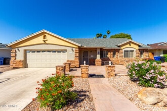 Building Photo - 7002 E Exmoor Dr