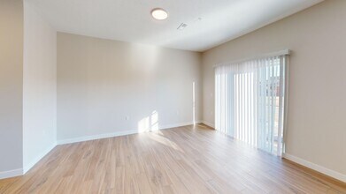 Interior Photo - Carden Springs