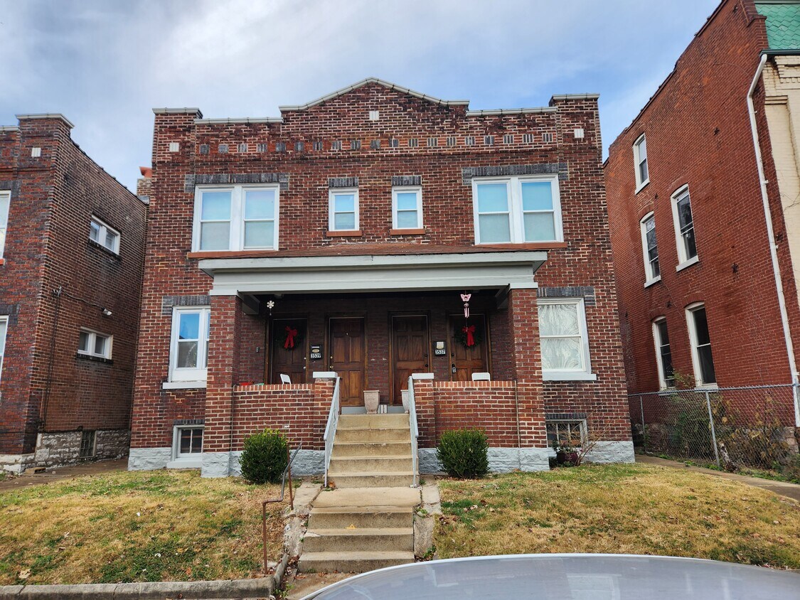 3537 Iowa Ave, Saint Louis, MO 63118 Townhome Rentals in Saint Louis