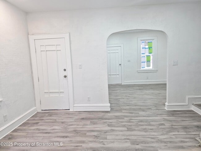 Foto del edificio - 1758 Wayne Ave