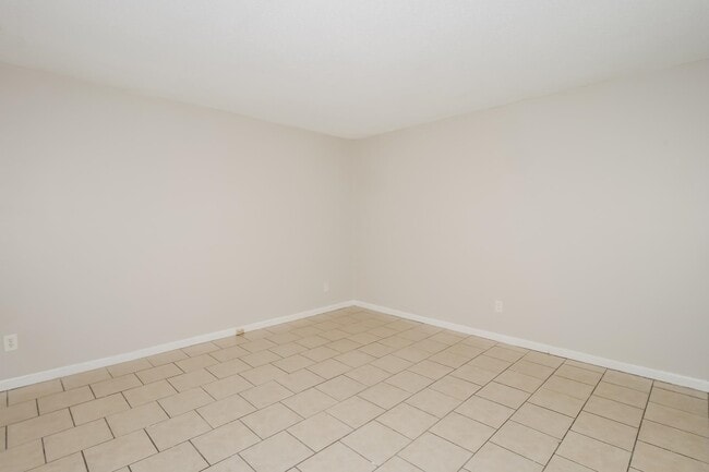 Building Photo - 2740 Dalewood Ave