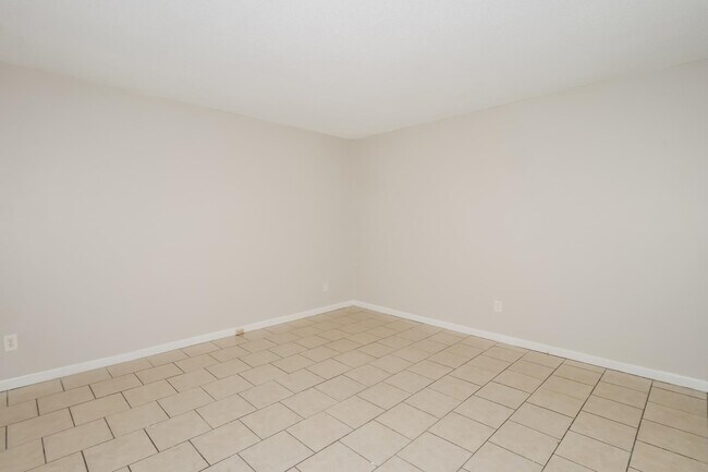 Foto del edificio - 2740 Dalewood Ave