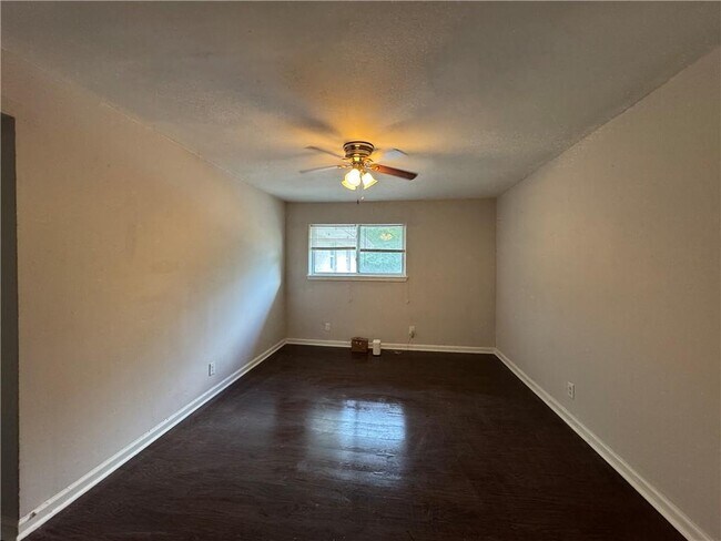 Foto del edificio - 2430 Perry Blvd NW