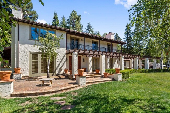 Building Photo - 190 Portola Rd