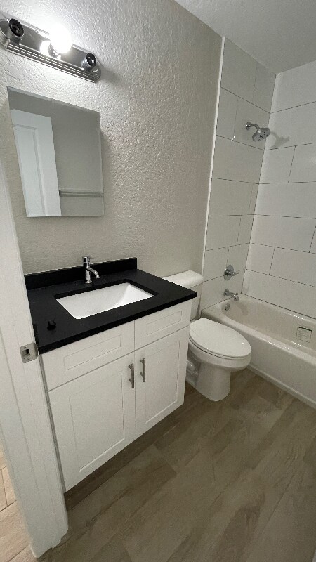 Building Photo - 3568 Montante Blvd