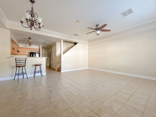 Building Photo - Beautiful 2 Bedroom 1.5 Bath in Beacon Hill