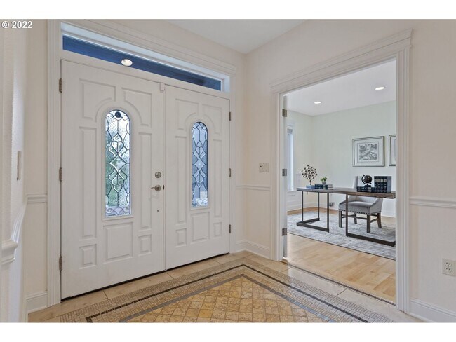 Building Photo - Bright & Beautiful Forest Heights Home with Gourmet Kitchen, Bonus Space & Private Cul-de-Sac Set...