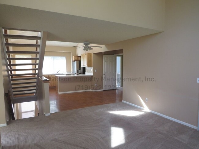 Building Photo - Charming 3-Bedroom Townhouse in Broadmoor ...