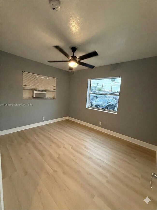 Foto del edificio - 730 NW 4th Ave