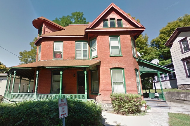 Building Photo - 107 Hudson St
