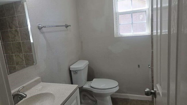 Foto del edificio - 8607 Sherrywood Dr