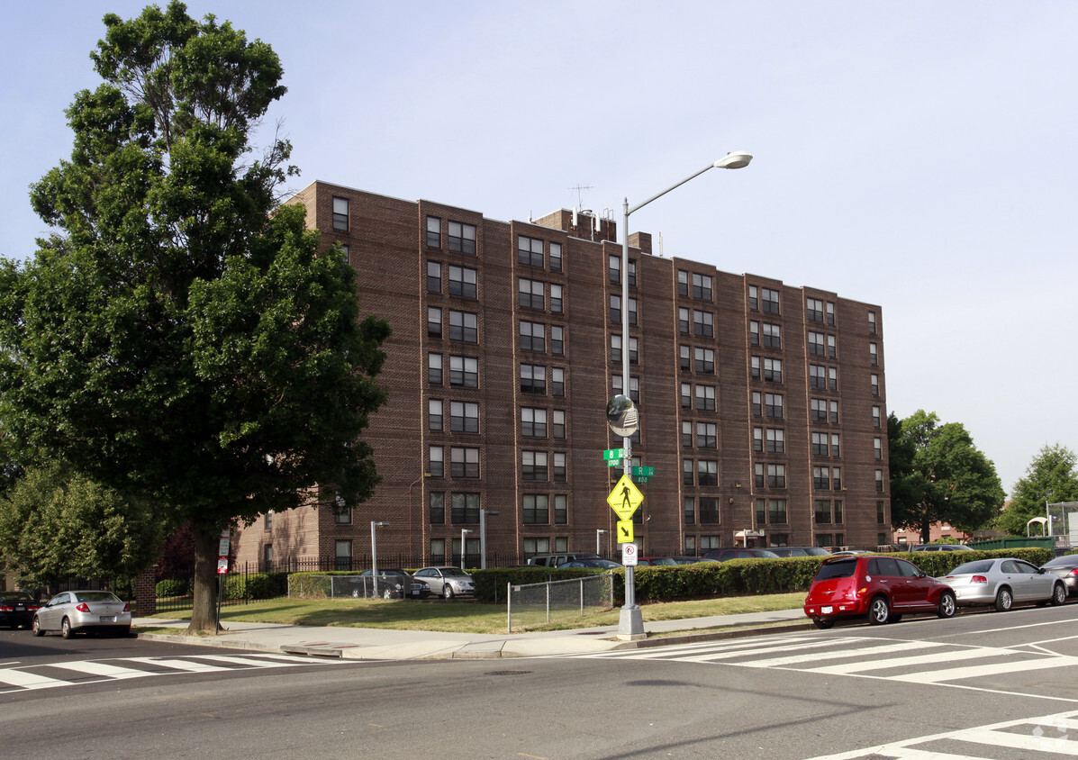 Building Photo - Foster House