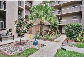 Building Photo - 9480 Tangerine Pl