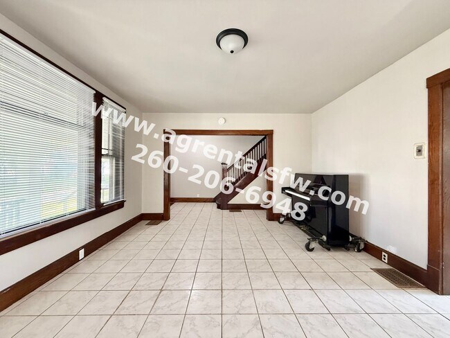 Foto del edificio - 2921 Hoagland Ave