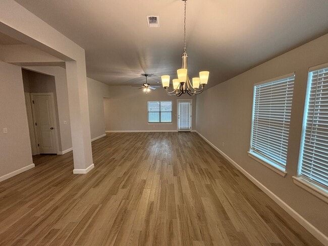 Building Photo - Wonderful 3 Bed 2 Bath Home in Norman