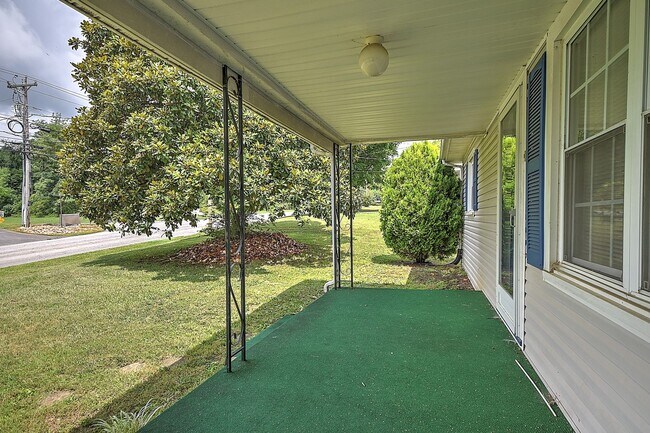 Foto del edificio - 2207 Buckingham Rd