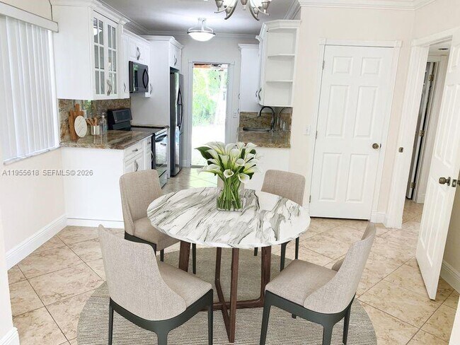 Foto del edificio - 3521 SW 23rd St