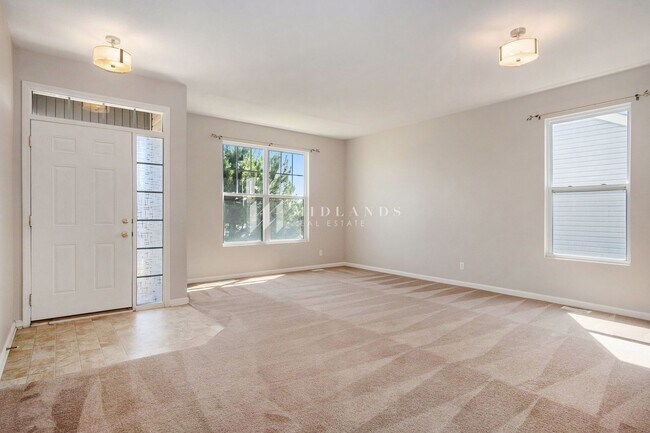 Building Photo - 4 Bedroom Millard Home!