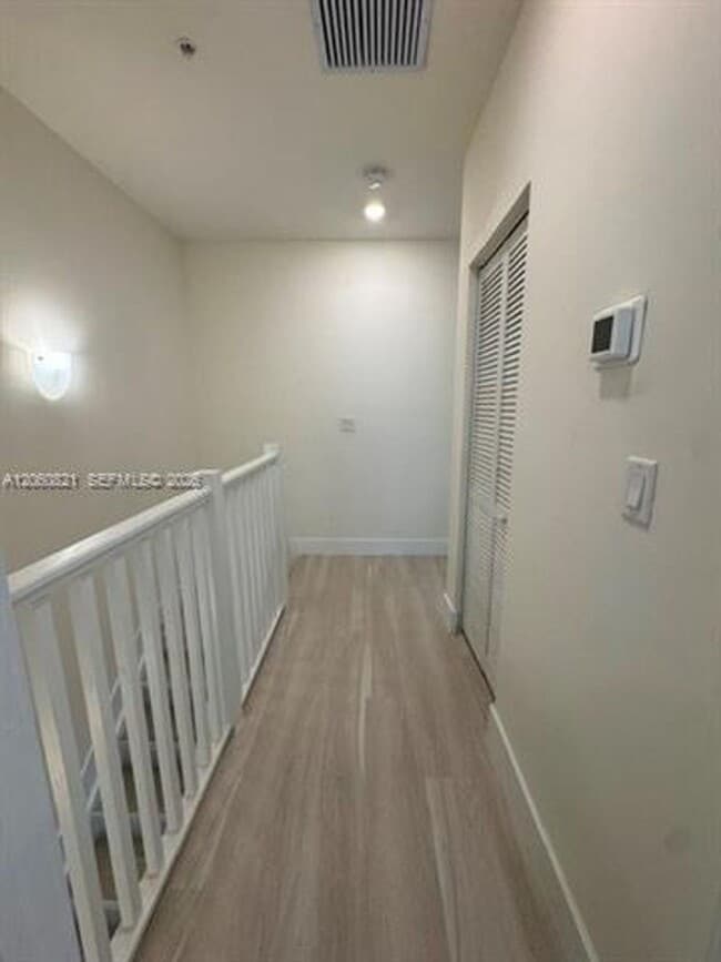 Building Photo - 10270 NW 66th St