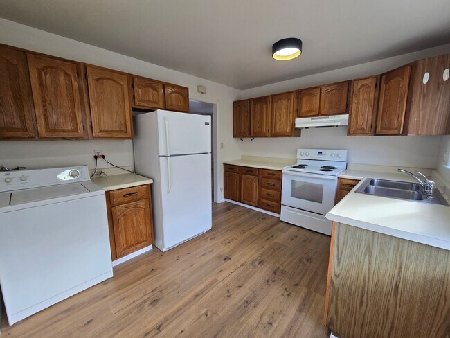 Building Photo - AVAILABLE NOW! Updated 3 Bedroom Ranch in South Boulder!