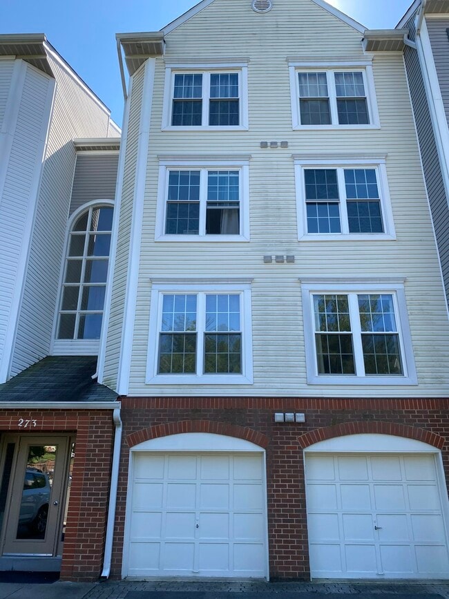 Building Photo - 273 S Pickett St