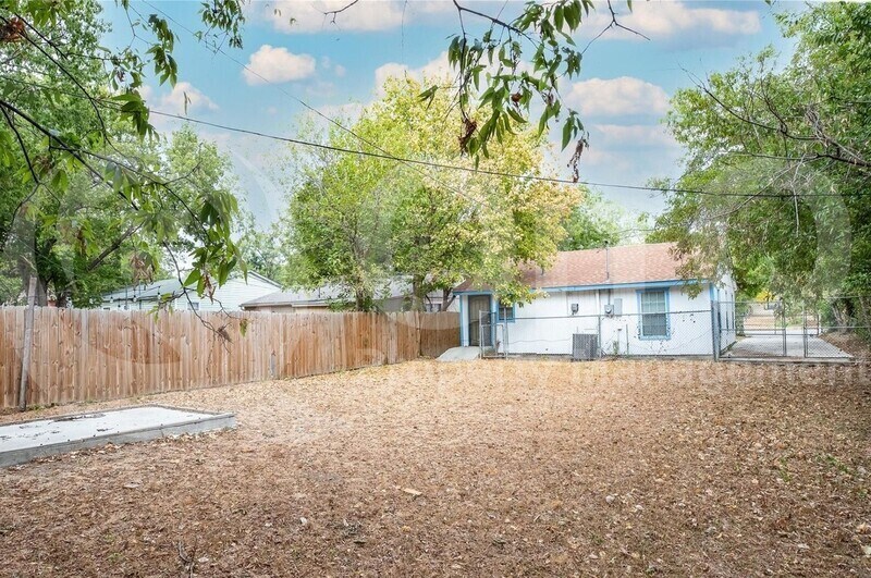 Building Photo - 2805 Hale Ave