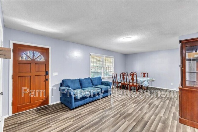 Foto del edificio - 11403 Largo Dr