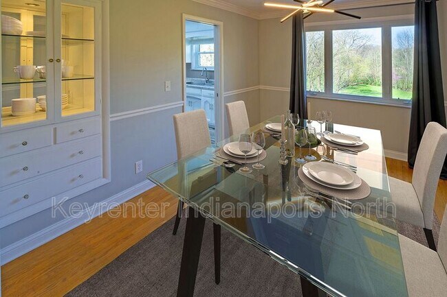 Foto del edificio - 10120 Spring Mill Rd