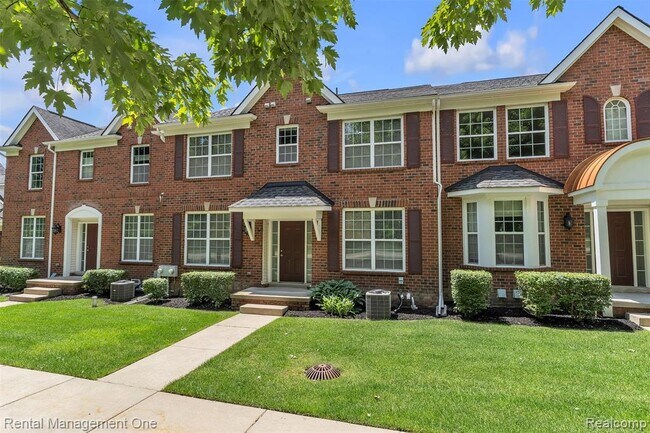 Foto del edificio - 41590 Mitchell Rd