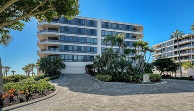 Building Photo - 575 Sanctuary Dr