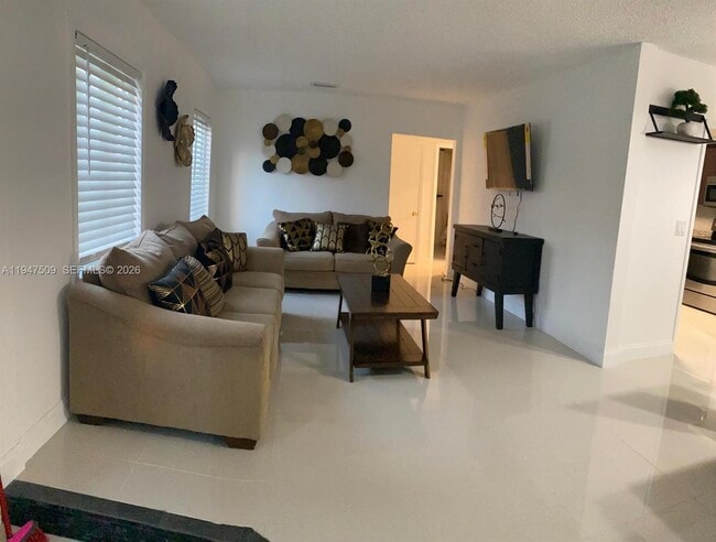 Foto del edificio - 3670 SW 12th St