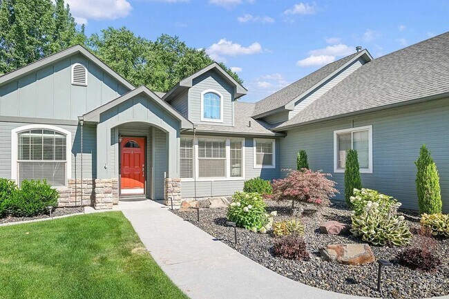 Foto del edificio - Beautiful 3 bed 2 bath home in Meridians Bridgetower community just off Ten Mile and W McMillan Rd