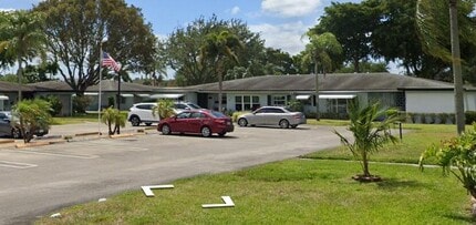 Building Photo - 552 High Point Dr